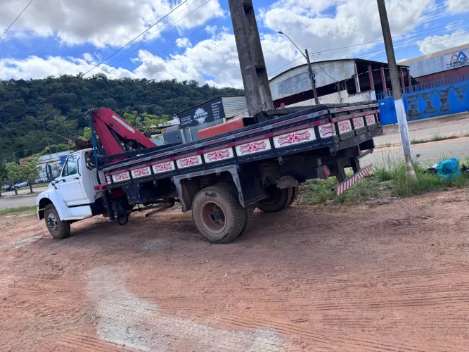 Ford F12000 Sapão munck guindauto 12ton