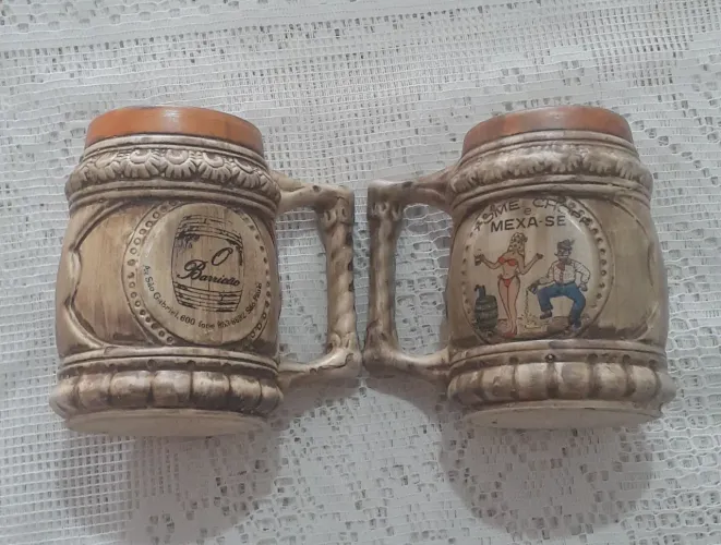 2 CANECAS em forma de barril RETRÔ