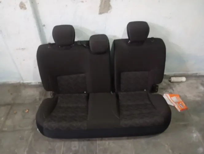 Bancos traseiros Nissan kicks 2024