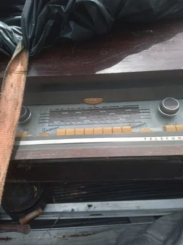 Vendo vitrola  telefunkem anos 60 para restaral