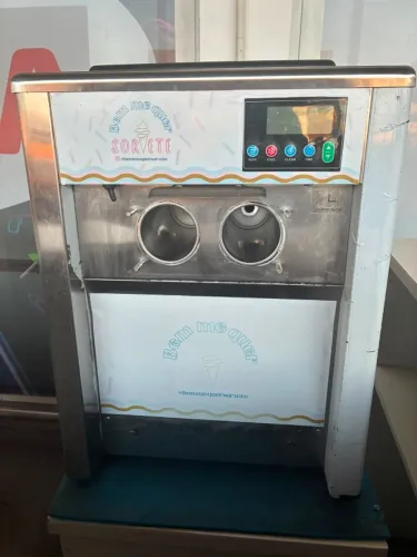 MÁQUINA DE SORVETE SORVETEC - ANO 2023