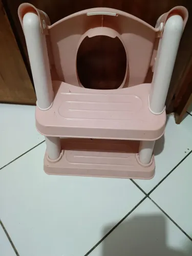 Tempo para vaso sanitário com escada