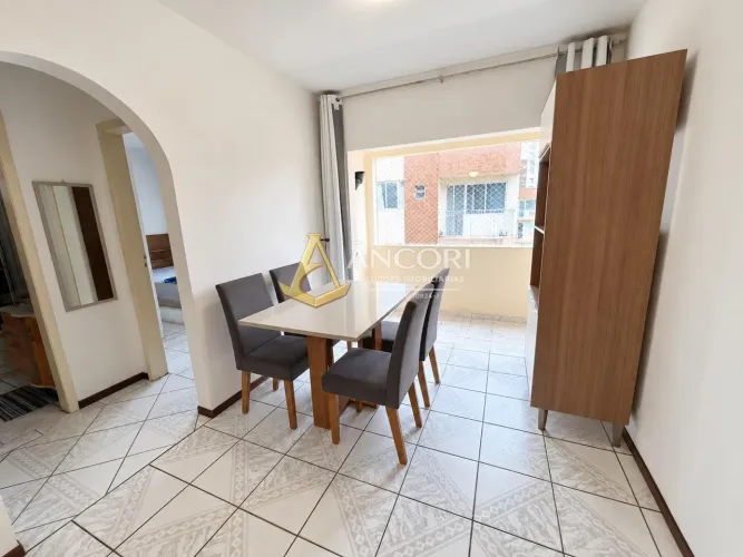 Apartamento 2 quartos na Av Brasil a poucos metros do mar