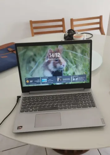 Vendo notebook Rizen com placa de video.