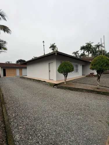 CASA ESPAÇOSA EM RUA SUPER TRANQUILA BAIRRO NOVA BRASÍLIA