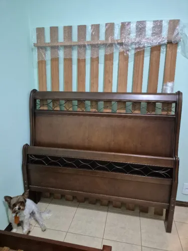 Oportunidade: Cama Casal Madeira Maciça (Super Conservada)