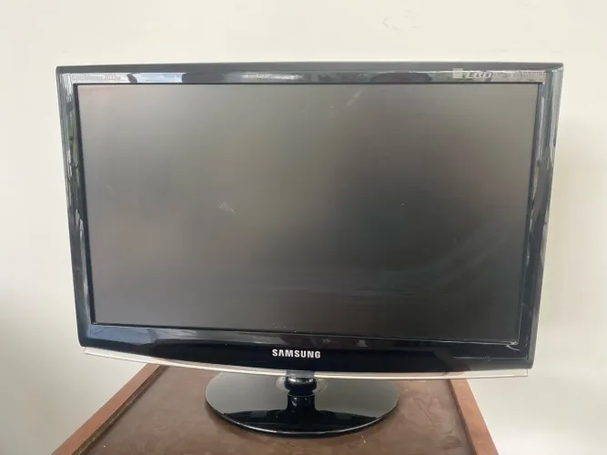 Monitor TV Samsung SyncMaster 2033M 20