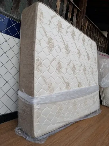 Colchão queen Ortobom muito bom Aceito cartão e entrego