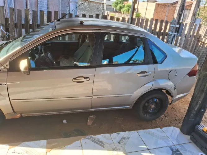 Ford Fiesta Sed. Personnalite 1.0 8V 4P 2005