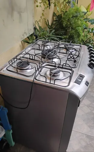 Fogão brastemp 5 bocas forno enorme e em perfeitas condições de uso acendimento automático