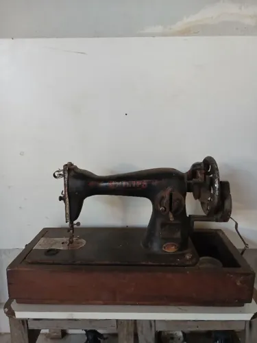 Máquina de costura antiga