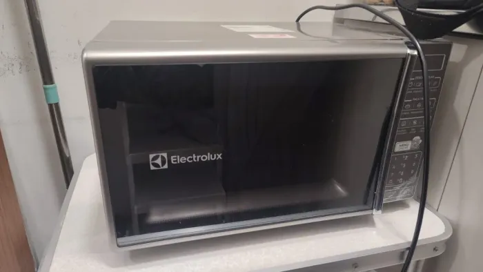 Micro-ondas Electrolux 27L Cinza MS37R 220V