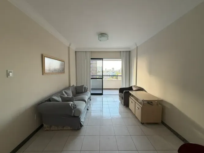 Apartamento mobiliado, 2/4, varanda, 1 vaga, infraestrutura, Itaigara.