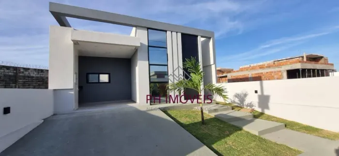 Casa em condomínio fechado - Marechal Deodoro com 3 domitórios sendo 2 suítes / 79m²