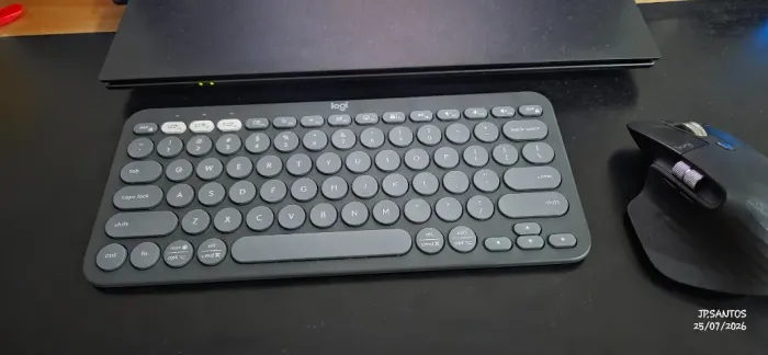 Teclado sem fio Logitech Pebble Keys 2 K380 - Grafite