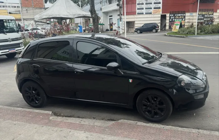 Fiat Punto Attractive 1.4 Fire Flex 8V 5P 2013