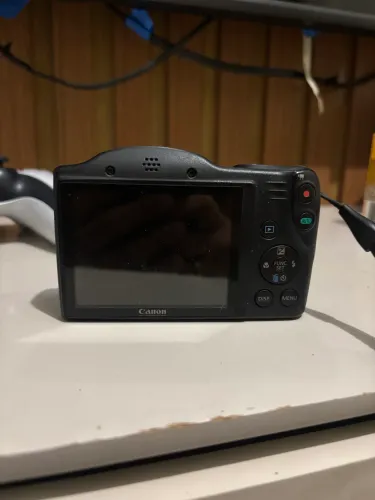 Canon Powershot SX400 is