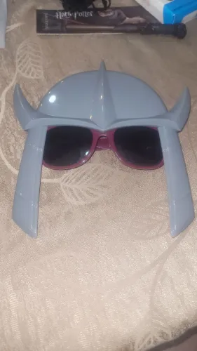 Óculos de sol temáticos do vilão Shredder das Tartarugas Ninja,  exclusiva Loot Crate.