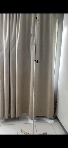 Suporte para Soro Hospitalar - 4 Ganchos
