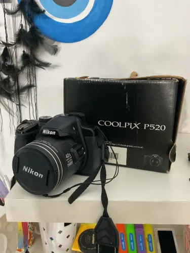NIKON Coolpix P520 - 18.1 MP