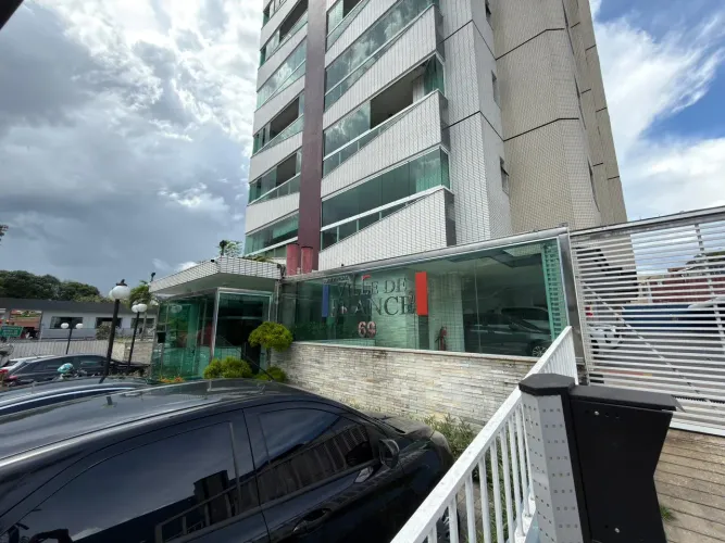 Condomínio Ville de France - Apartamento 3 Suítes Mobiliado no Adrianópolis 2 Vagas