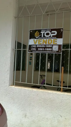 Vendo 2 casas no Aeroporto com 2 quartos. Não e morro e não vai enchente