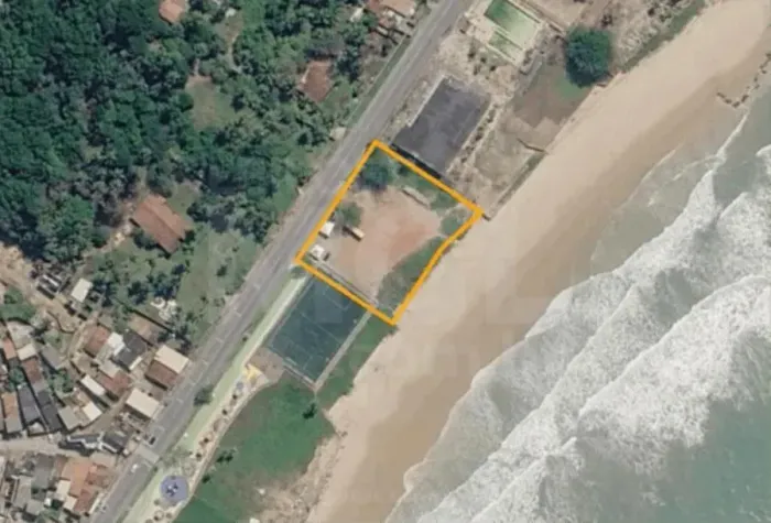 Terreno com 3.505,129 m² às margens da AL-101 pé na areia, na Praia Riacho Doce
