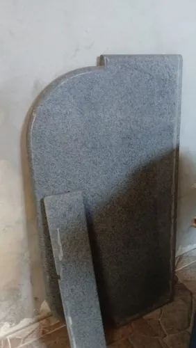 Vendo mesa e pia. 