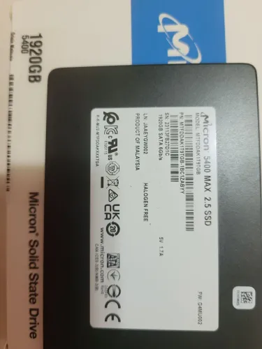 Micron 5400 MAX MTFDDAK1T9TGB-1BC16ABYYR 1,92 TB SATA 6 Gbps SSD de 2,5 polegadas
