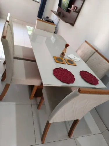 Elegante mesa de jantar - 6 cadeiras