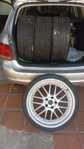 4 rodas 20 mais 3 pneus bons