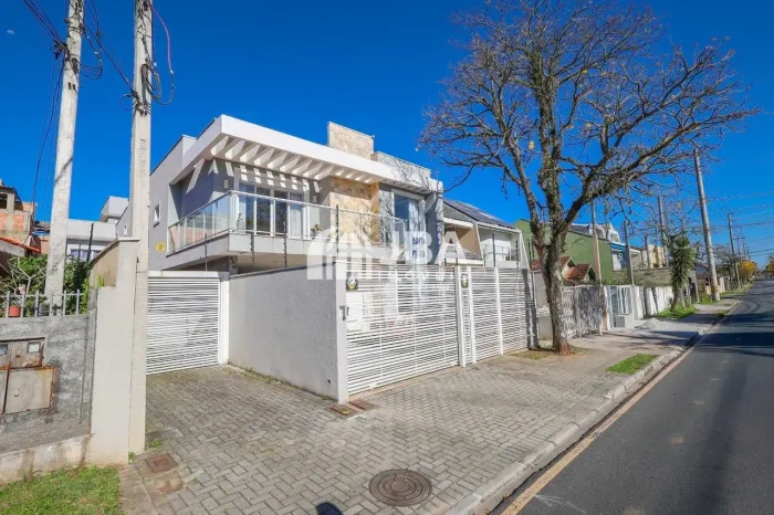 SOBRADO TRIPLEX SEMI MOBILIADO ALTO PADRÃO
