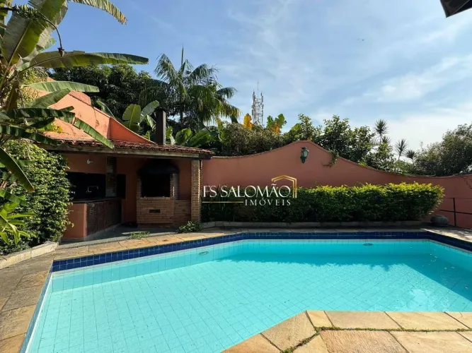 Casa de campo com 4 dorms na Vila Ipojuca - locação por R$12.000