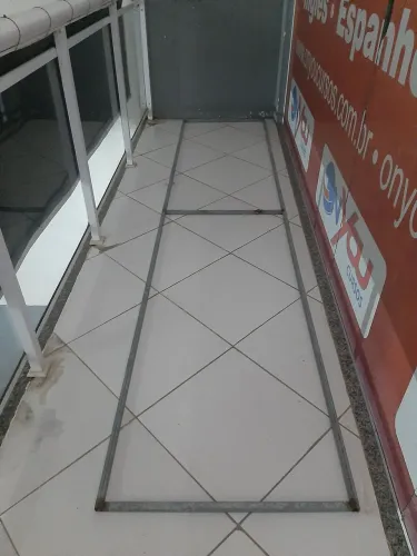 Armação de ferro para banner e publicidade 