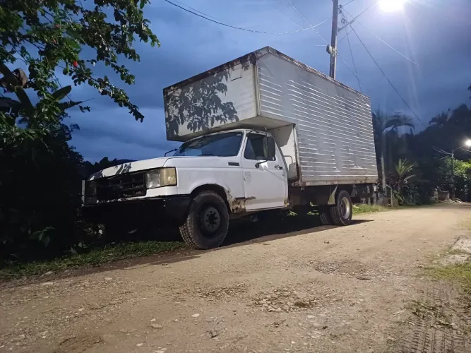 Baú F4000