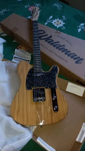 Guitarra Musical Nova