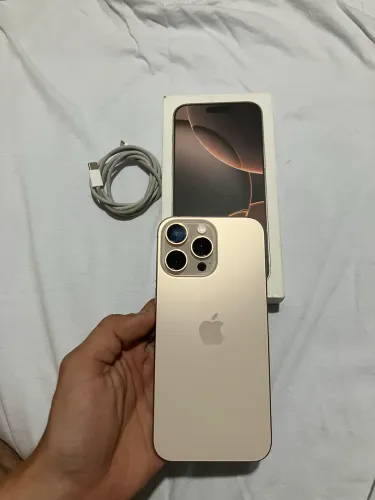 iPhone 16 pro Max 256 desert , na caixa garantia Apple até julho 