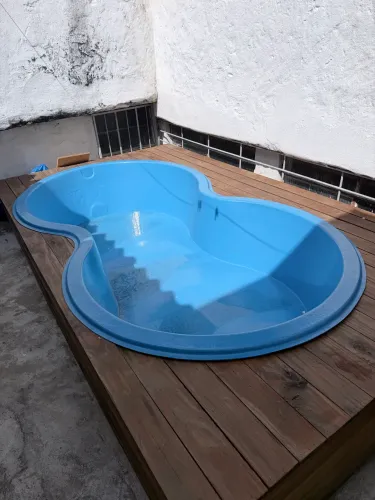 Piscina já com o deck