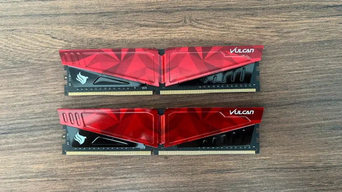 Memória RAM T-Force Vulcan 16GB (2x8GB) DDR4 3200MHz