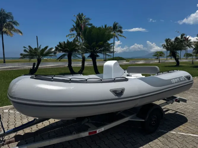 Bote inflável