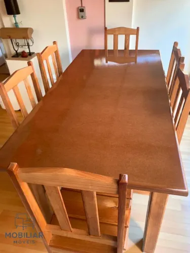 MESA DE MADEIRA COM 6 CADEIRAS NOVA