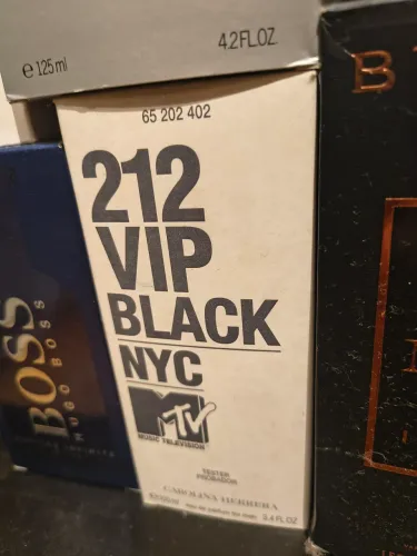 Perfume 212 Vip Black Mtv