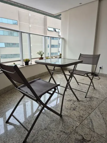 Mesa e cadeiras dobráveis área externa