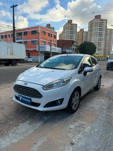 Ford Fiesta 1.6 16V Flex Aut. 5P 2015