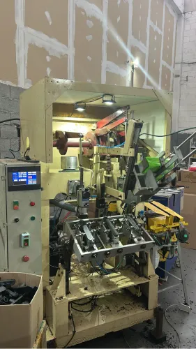 Vendo máquina para fábrica vassouras 