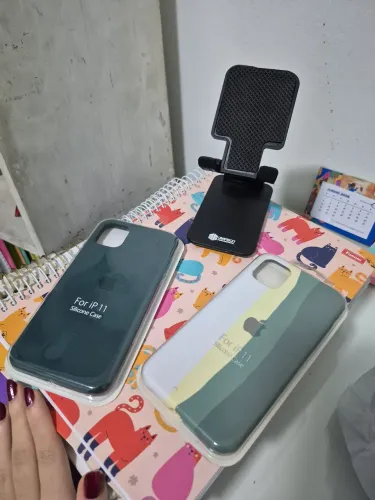 Suporte de celular dobrável e duas capinha de iPhone 11