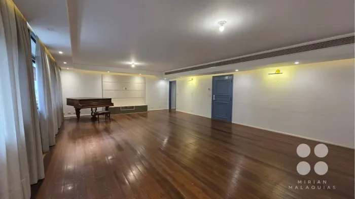 Apartamento para alugar na Rua General Venâncio Flores, Leblon, Rio de Janeiro - RJ