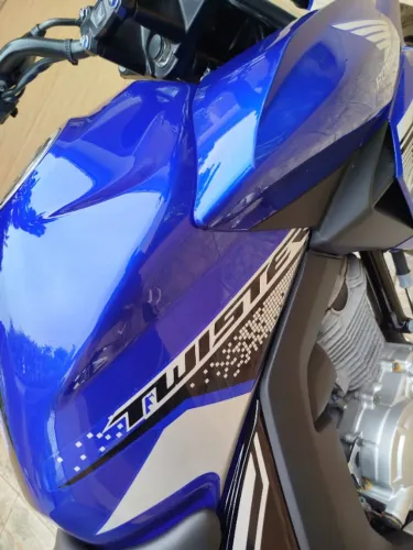 Vendo essa linda moto