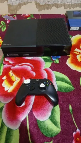 Vendesse um Xbox one com 4 jogo ou troco em um s6 lite