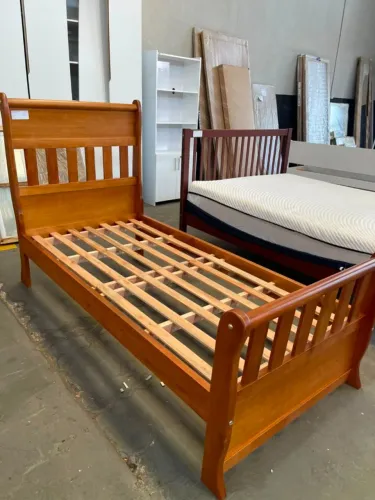 CAMA DE SOLTEIRO DE MADEIRA MACIÇA NOVA - OUTLET DA REMAR LONDRINA